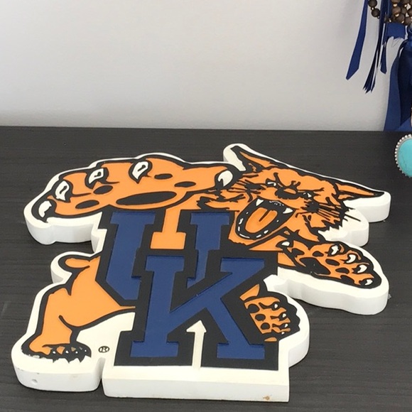 University of Kentucky collegiate, stepping stone wall hanging - Picture 2 of 3